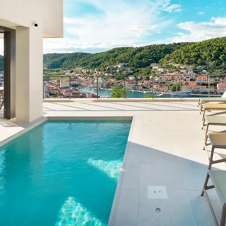 Villa The Glass House Pucisca